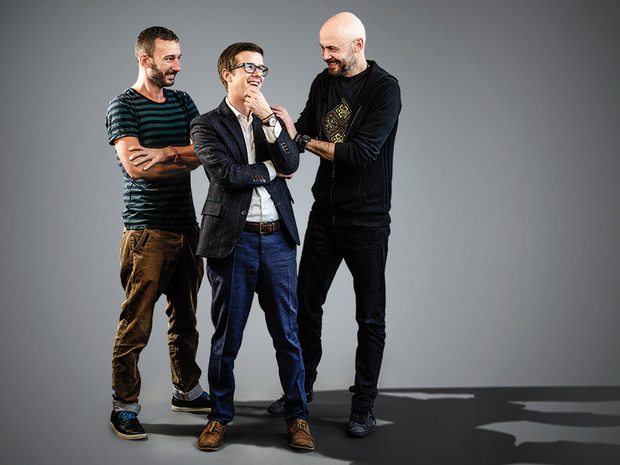 Cei trei tineri din spatele imaginii online a lui Klaus Iohannis