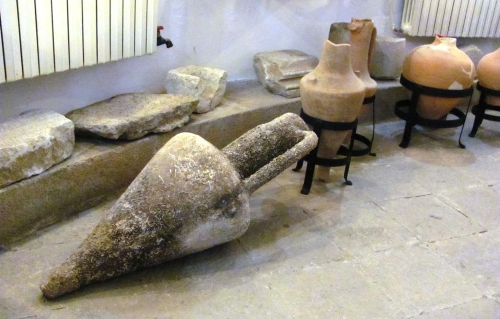 muzeul-de-arheologie-callatis-amfore